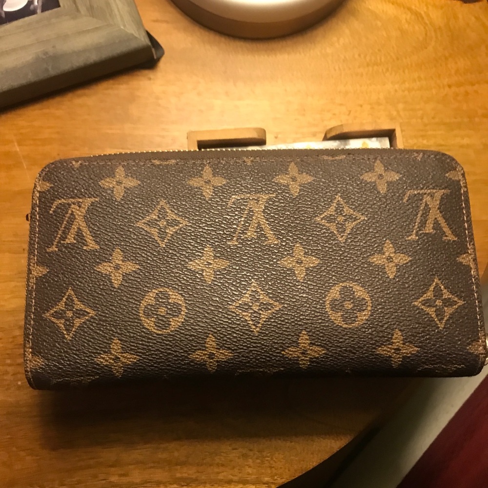Zip Wallet LV